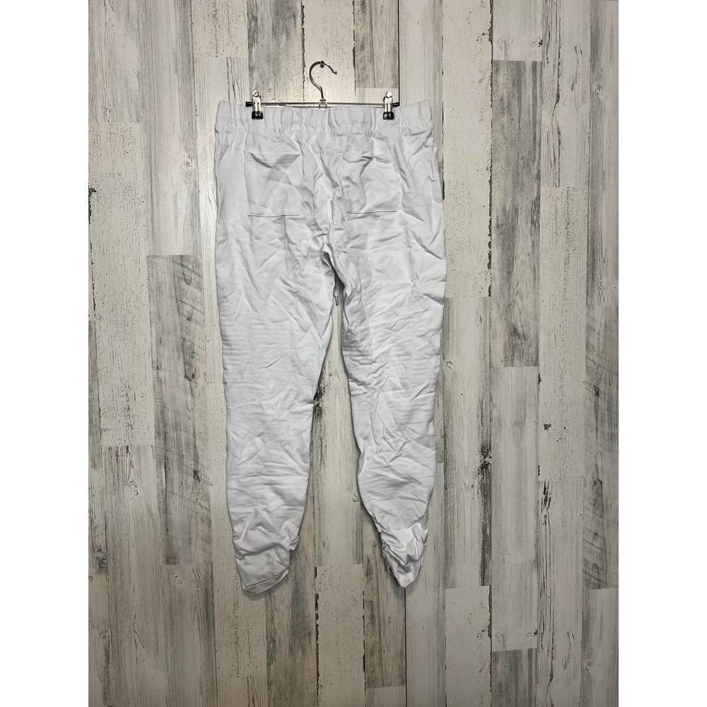 White jeans  - Picture 3 of 5